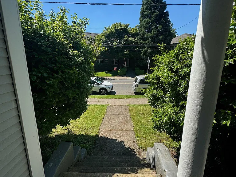 634 NE 28th Ave — Photo 9