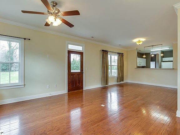 5th image of 106B Woodside Cir