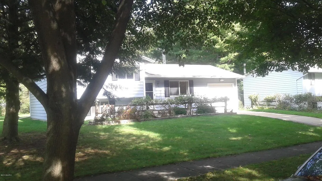 753 Brown St photo 1