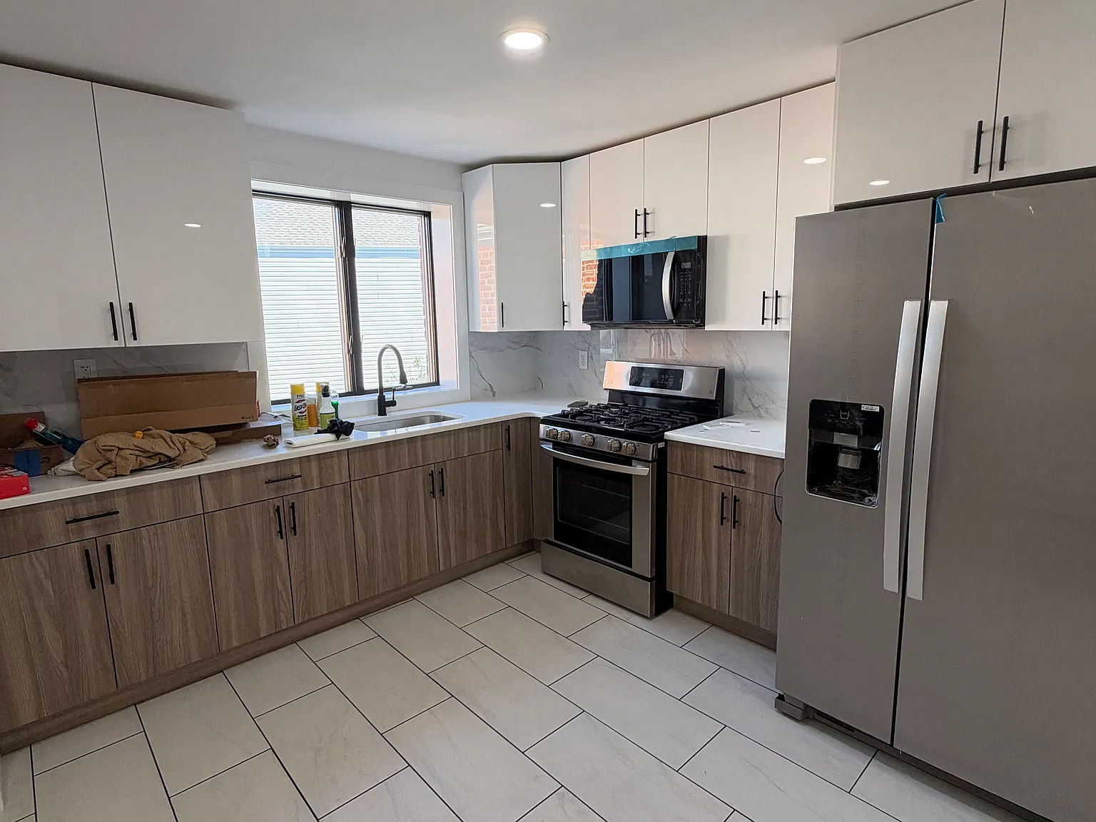 2 bed, 1000 sqft, $3,200 — Photo 1