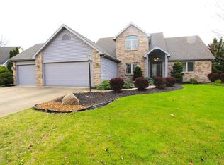 1935 Winding Creek Ln, Fort Wayne, IN 46804