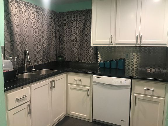 5th image of 1480 E Marshall Blvd APT 26