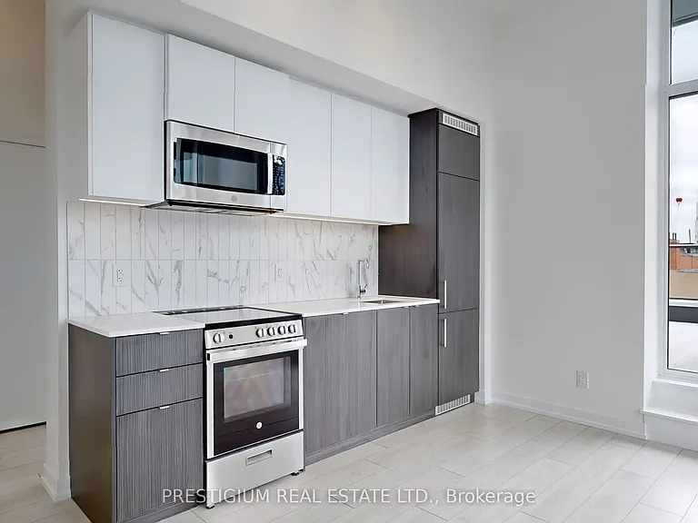 500 Dupont St #208 — Photo 2