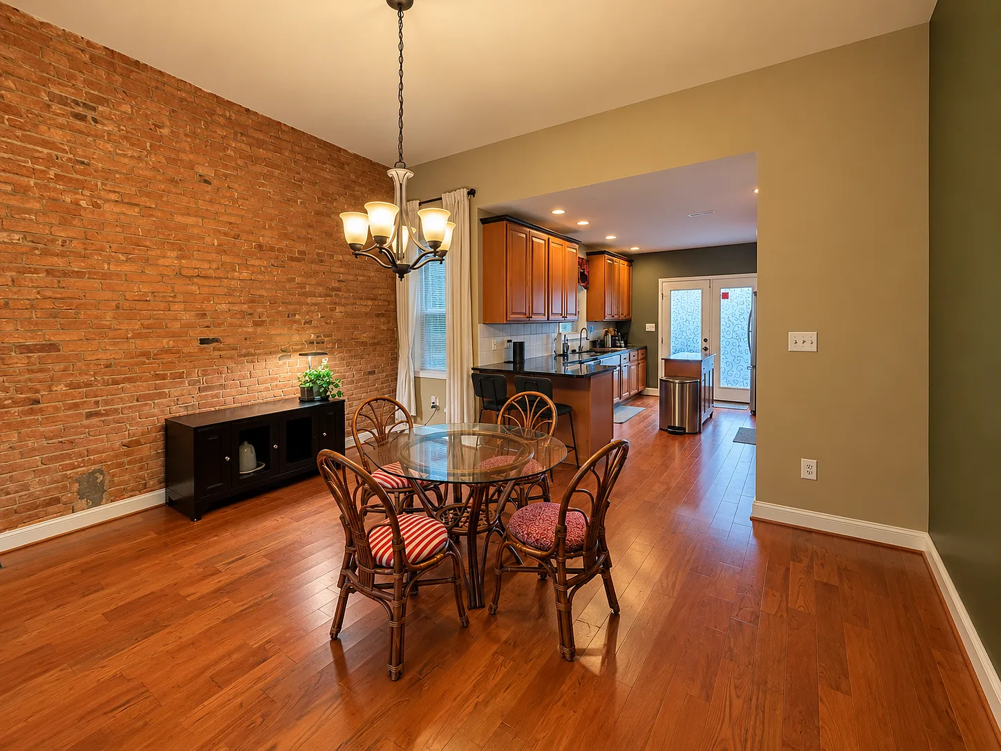 3 bed, 3.5 bath, 2443 sqft, $2,695 — Photo 3