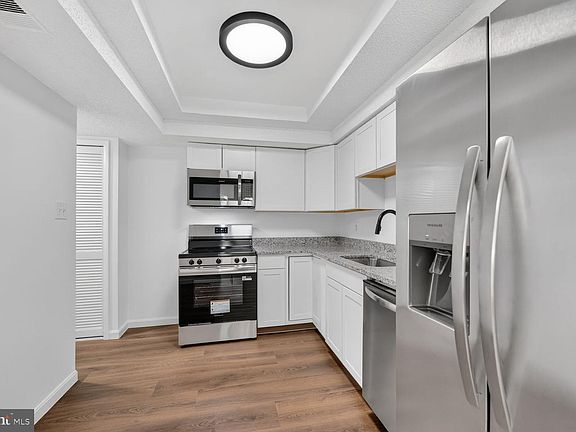 2nd image of 28 Wedgedale Dr