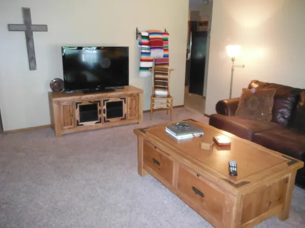 663 High St, Lake Geneva, WI 53147