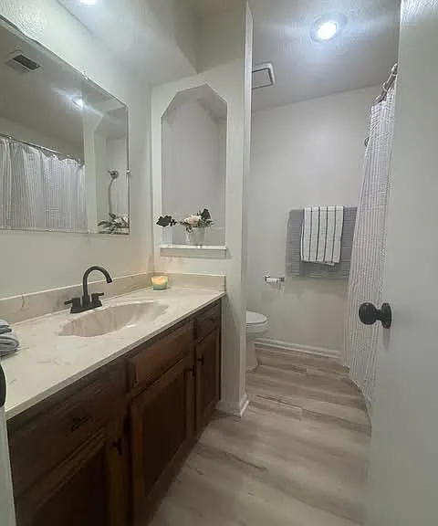 401 Sky Vue Dr #D — Photo 8