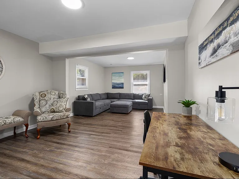 1048 Ivy Ln — Photo 35