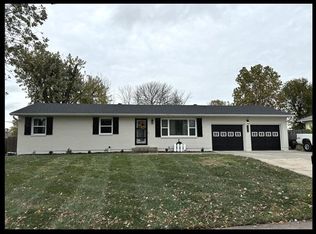 1003 Crestview Dr, Macon, MO 63552