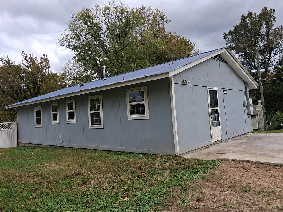523 Sleepy Hollow Rd