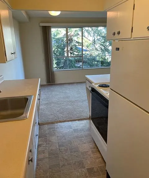 Skyline House — Photo 41