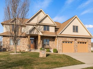 2002 Falcon Ridge Ct, Fort Wayne, IN 46845