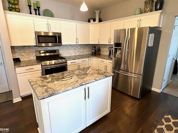 2nd image of 70248 Sunny Brook Ln
