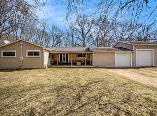 22740 Pine Lake Rd, Battle Creek, MI 49014