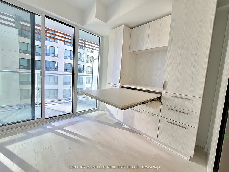 18 Maitland Ter #802 — Photo 48