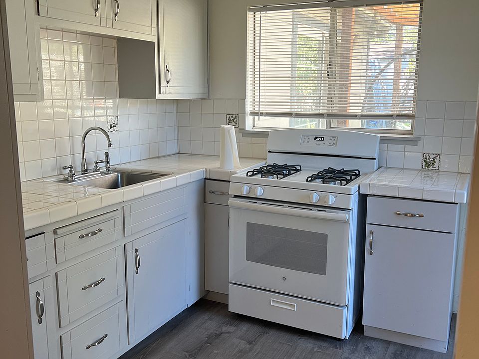 2nd image of 1117 Empey Way