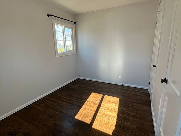 4th image of 1325 W Center Ave