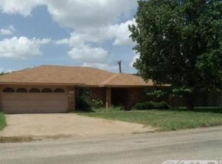 1302 S Rodgers Dr, Graham, TX 76450
