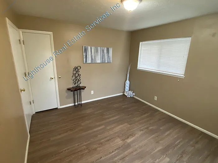 2 bed, 1.0 bath, 978 sqft, $1,375 — Photo 3