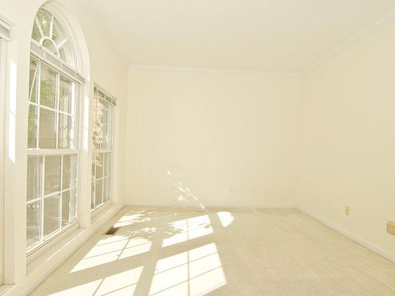 5th image of 7507 Secret Creek Ct