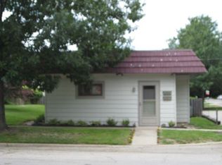 1419 Monroe Ave, Charleston, IL 61920