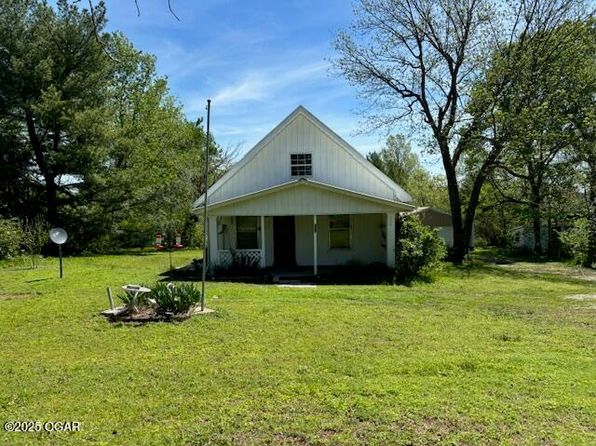 224 S School St, Goodman, MO 64843
