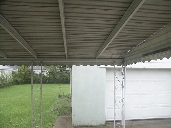 4th image of 4425 Saint Margaret Ln