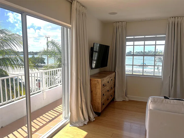 355 Virginia St — Photo 10