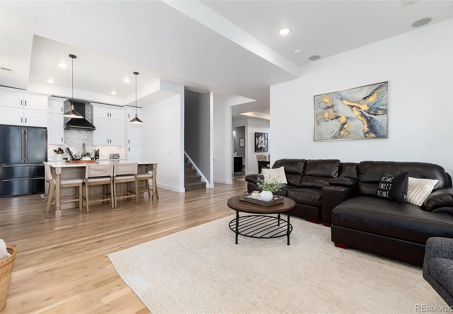 4 bed, 3.5 bath, 2471 sqft, $5,300 — Photo 4