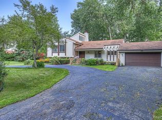 30520 Balewood St, Southfield, MI 48076
