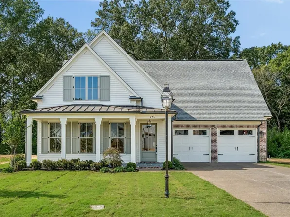 275 Mossberry Ln, Collierville, TN 38017