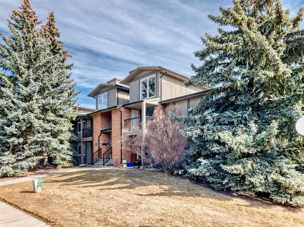 6400 W Coach Hill Rd SW #824, Calgary, AB T3H 1B8