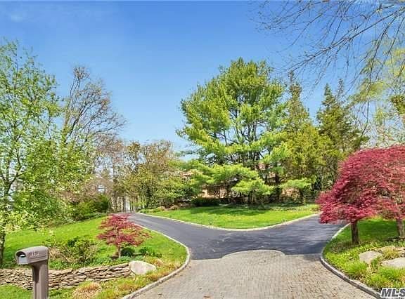 2nd image of 35 Hilltop Dr