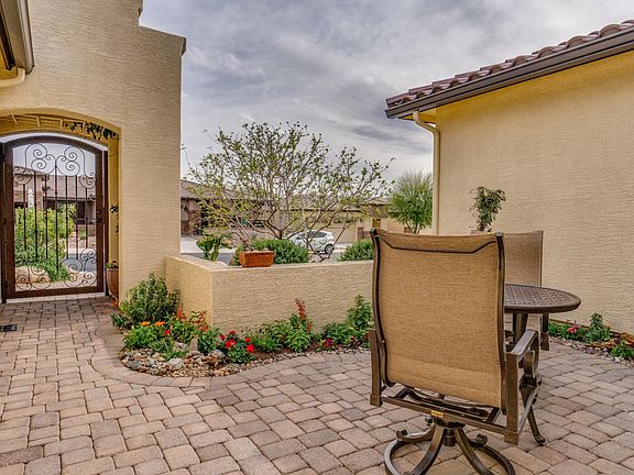 17528 W Fairview St-4
