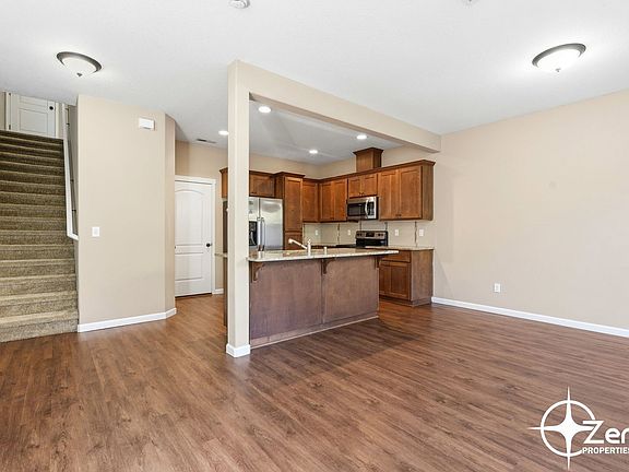 4th image of 4316 NE 34th Cir