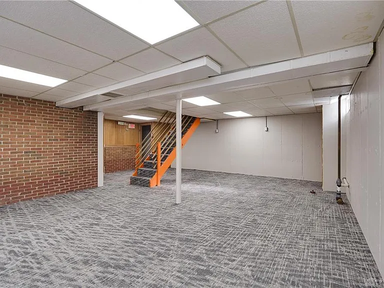 3433 Woodman Dr — Photo 25