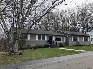 7 Mann Dr, Castleton, NY 12033