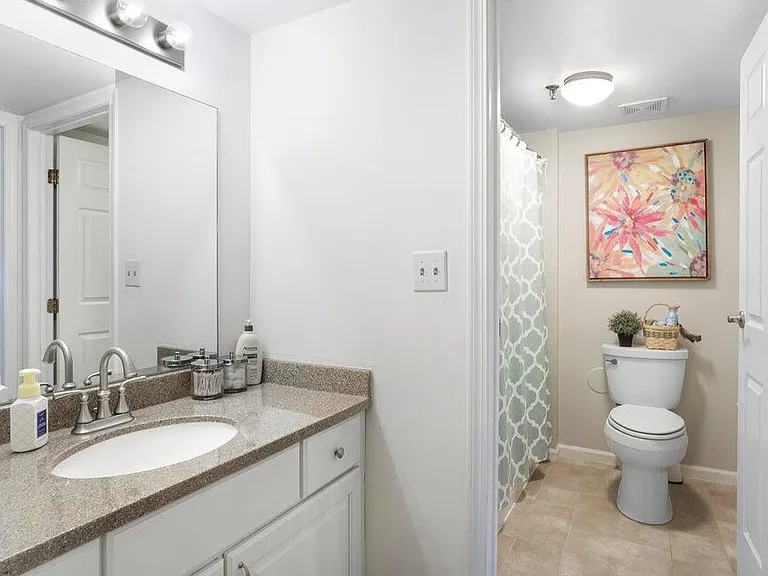 270 E Highland Ave — Photo 12