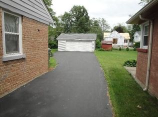 17619 Rockwell Ave, Homewood, IL 60430