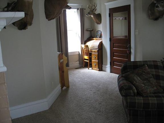 2nd image of 121 Phelps St