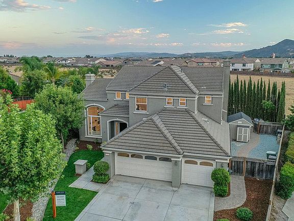 2nd image of 1462 Miwok Pl