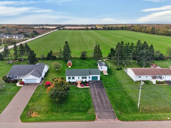 108 Kelly Dr, Miscouche, PE C0B 1T0