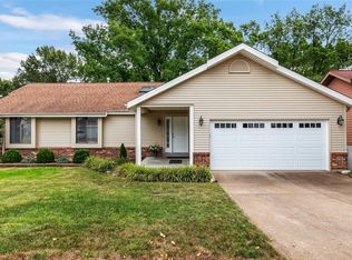 26 Majestic Ct, Fenton, MO 63026