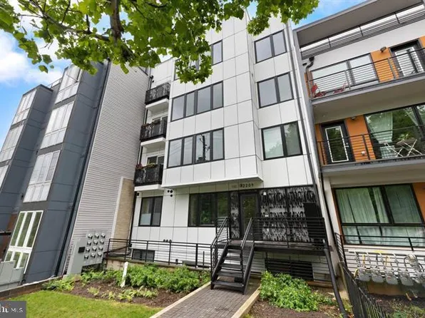 2209 M St NE #1, Washington, DC 20002