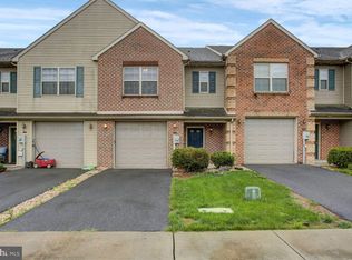 213 Merriweather Dr, Chambersburg, PA 17201