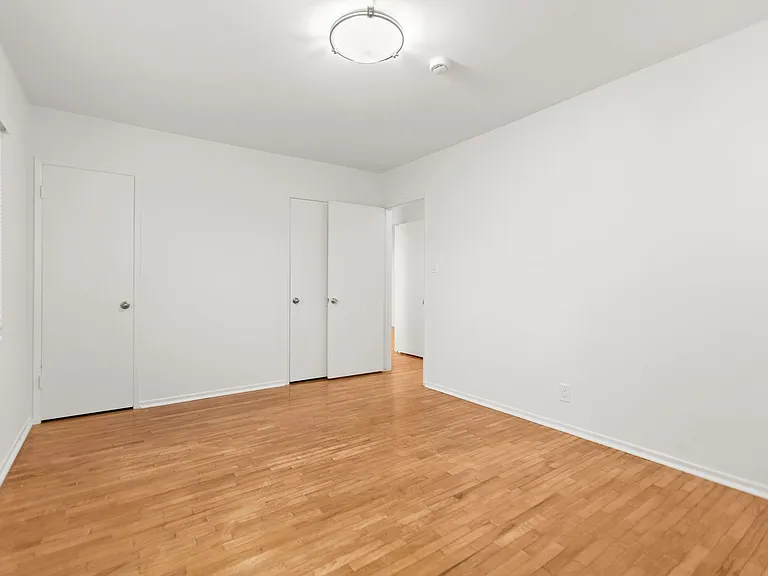 (El/Eu/Yo:B) 325 S. Rexford Drive — Photo 16