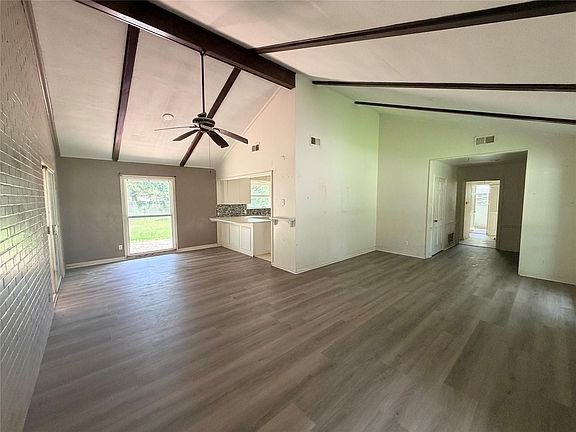 3rd image of 1511 Wildbriar Dr