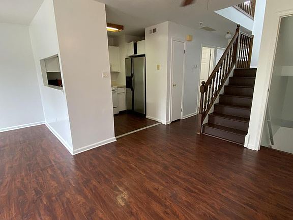 3rd image of 9924 Crestmont Ave