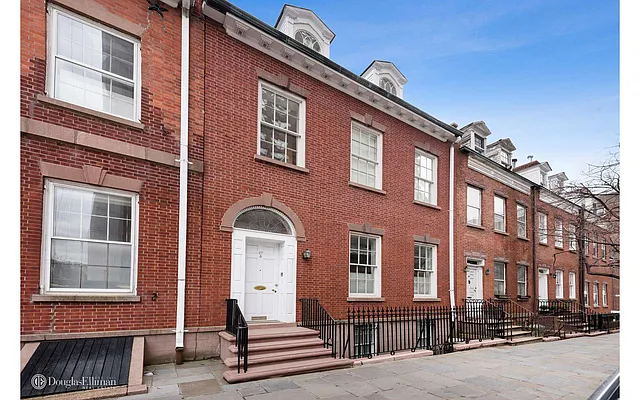 Sold by Douglas Elliman | media 17