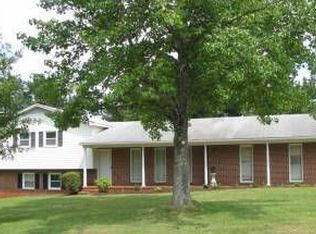 124 Holly Springs Cir, Boiling Springs, SC 29365